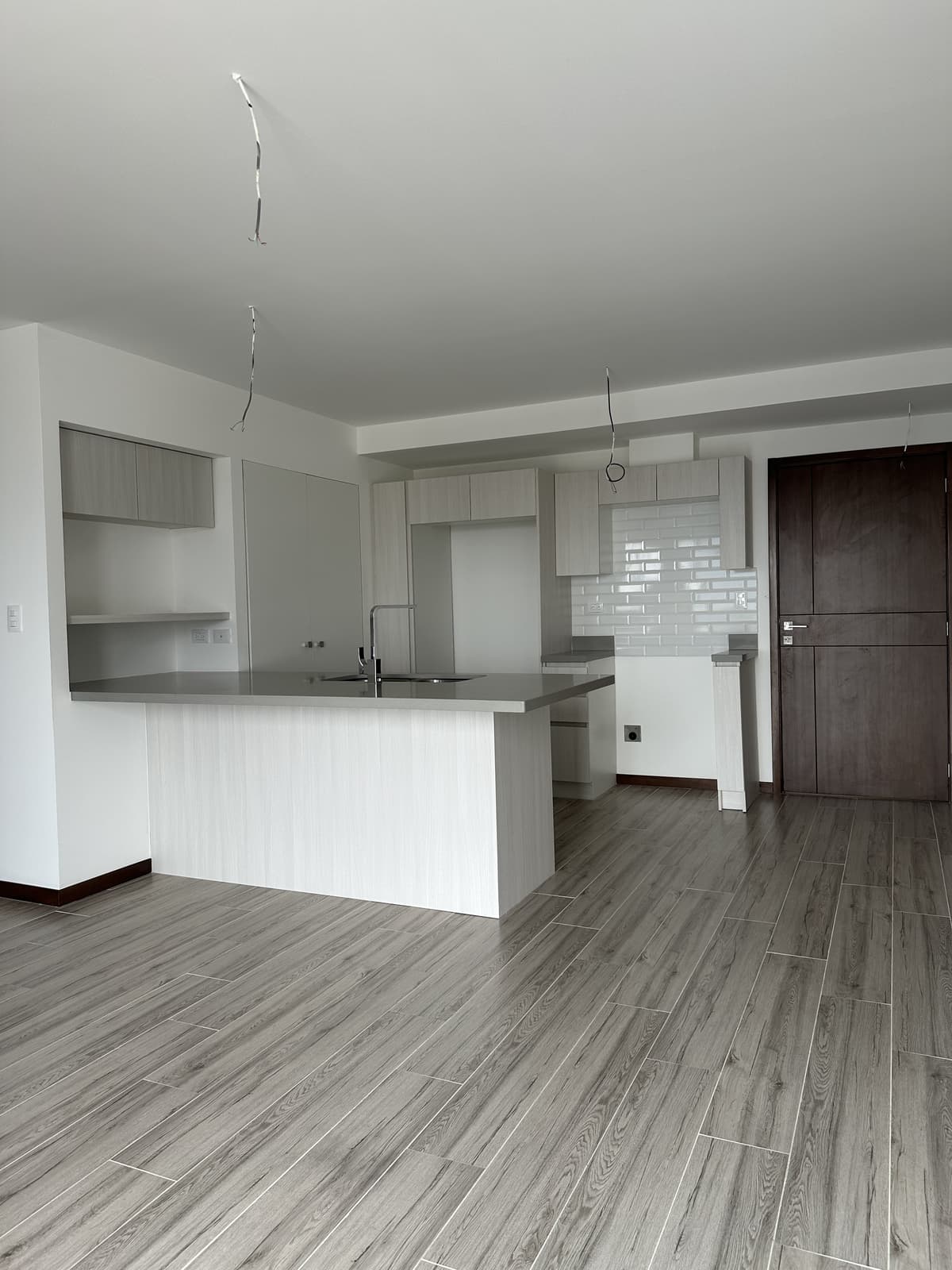 Apartamento Nuevo En Nivel Alto en Venta en Zona 10  - foto 2