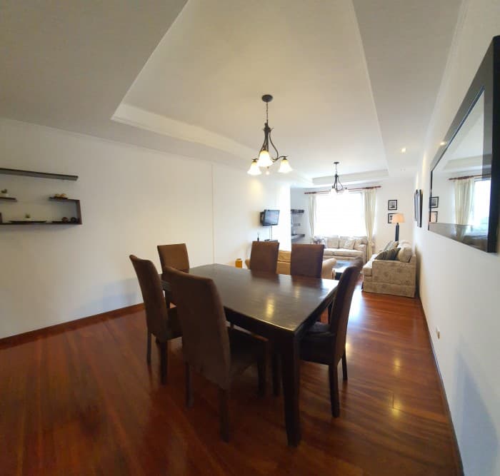 En Alquiler Apartamento en Zona 10 Amueblado - foto 4