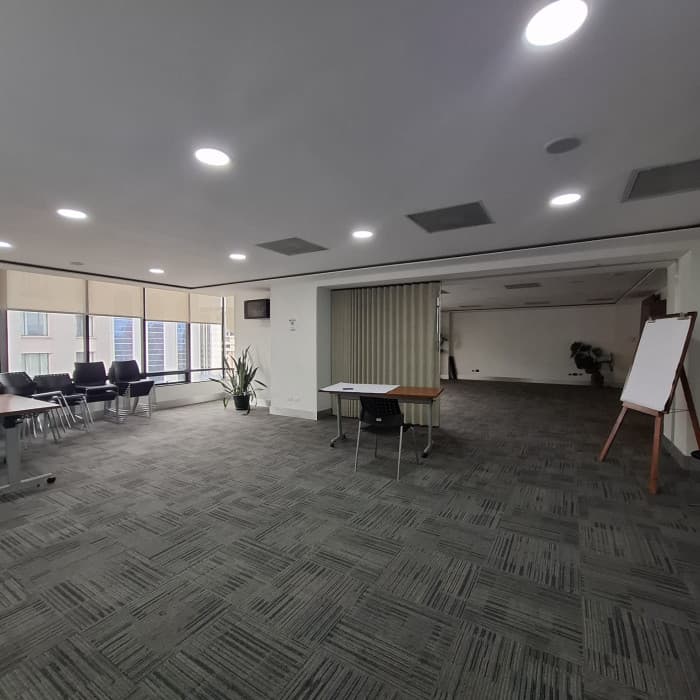 Oficina para inversión en venta en zona 10 Medio nivel - foto 3