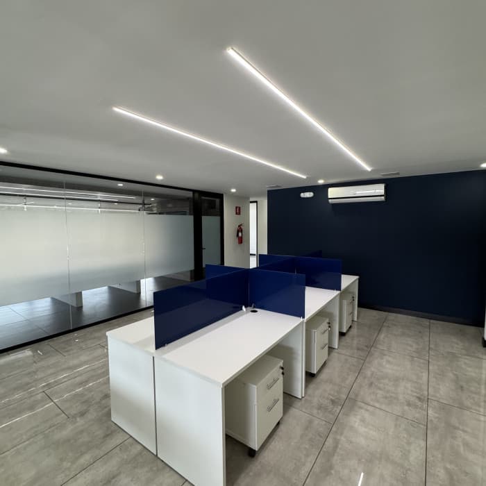 Oficina Comercial en Renta Geminis zona 10 con balcón - foto 12