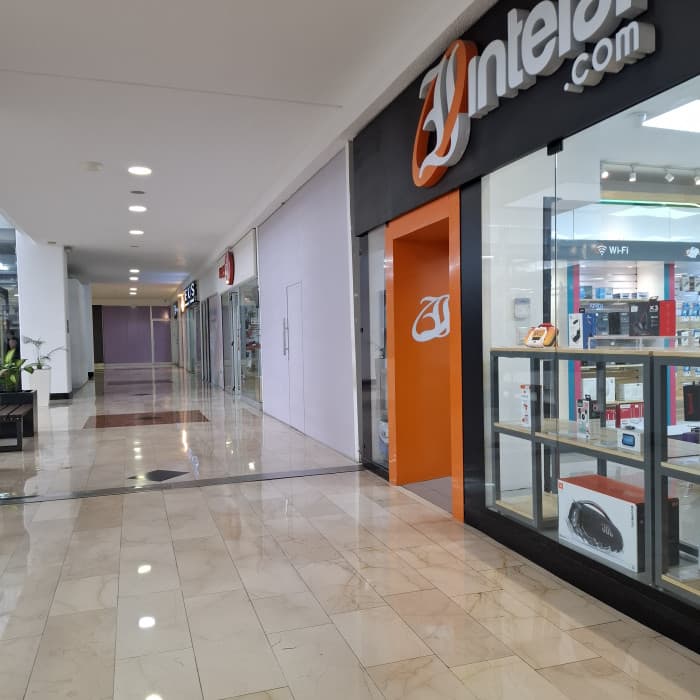 Local en renta en Centro Comercial La Pradera Zona 10 - foto 3