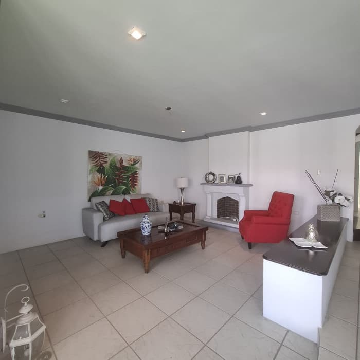 Casa en Venta en Las Orquídeas San Cristóbal Guatemala - foto 4