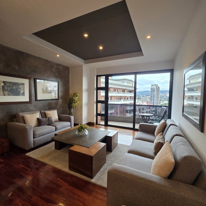 En Alquiler Apartamento amueblado en Zona 10 - foto 3