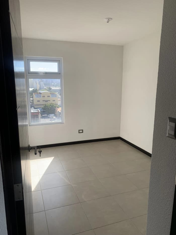 En Venta Apartamento En Villasol Zona 12 - foto 4