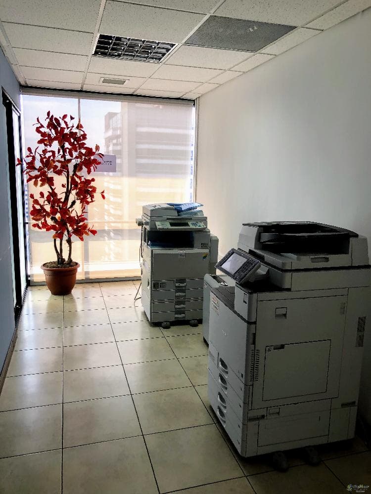 Oficina venta para inversión zona 10 Guatemala - foto 2