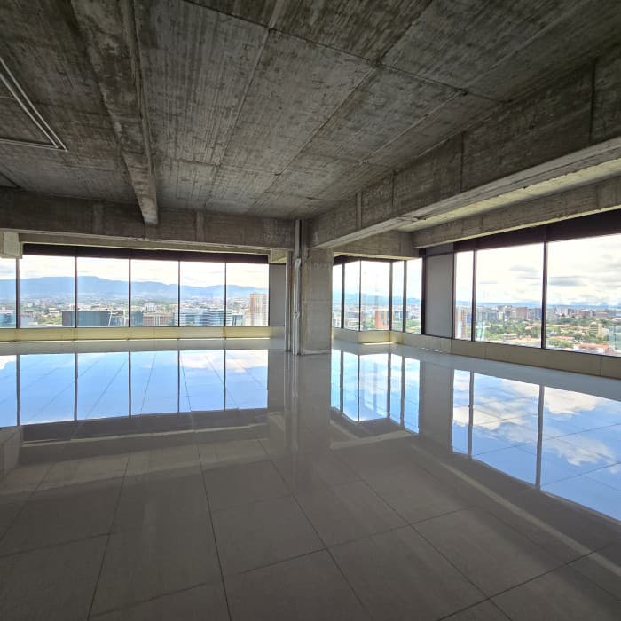 En venta oficinas en Zona 10 Diagonal 6 Guatemala - foto 3