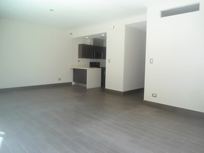 En Renta Apartamento residencial en Zona 10 - foto 2