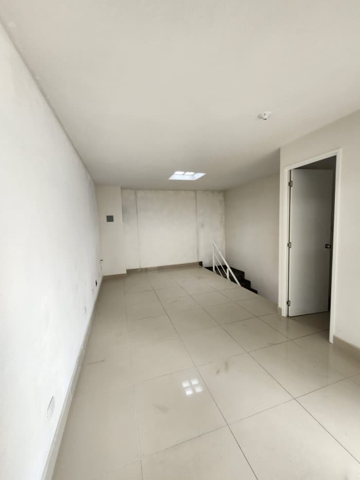 Local en renta o venta en Plaza Comercial en Amatitlán - foto 4