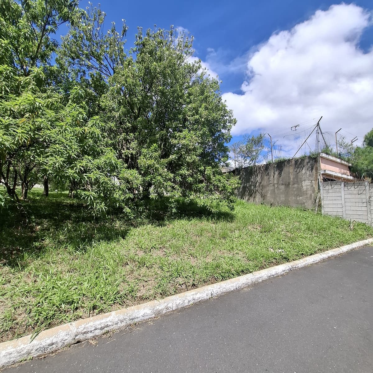 Terreno residencial en zona 8 de Mixco San Cristóbal - foto 3