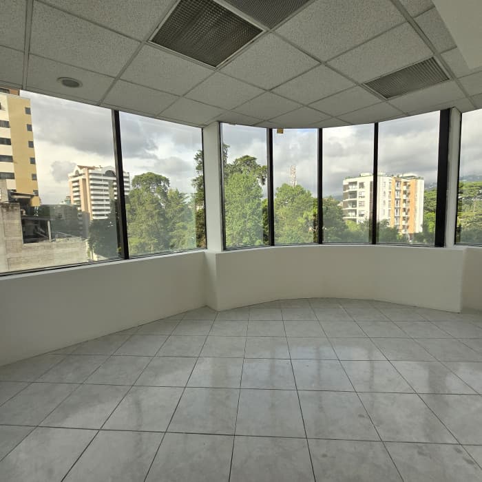 Oficina En Renta Zona 14 Europlaza  - foto 2