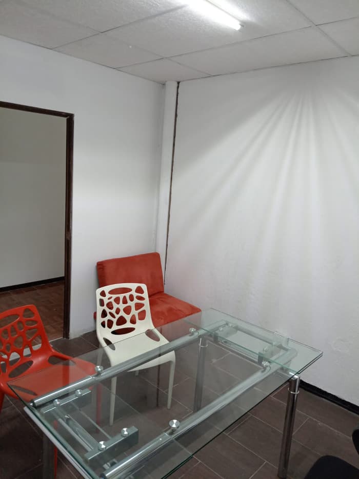 Oficinas en renta zona 10 Boulevard Los proceres - foto 2