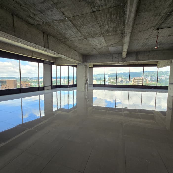 En venta Pent House Oficinas en Zona 10 Diagonal 6 - foto 4