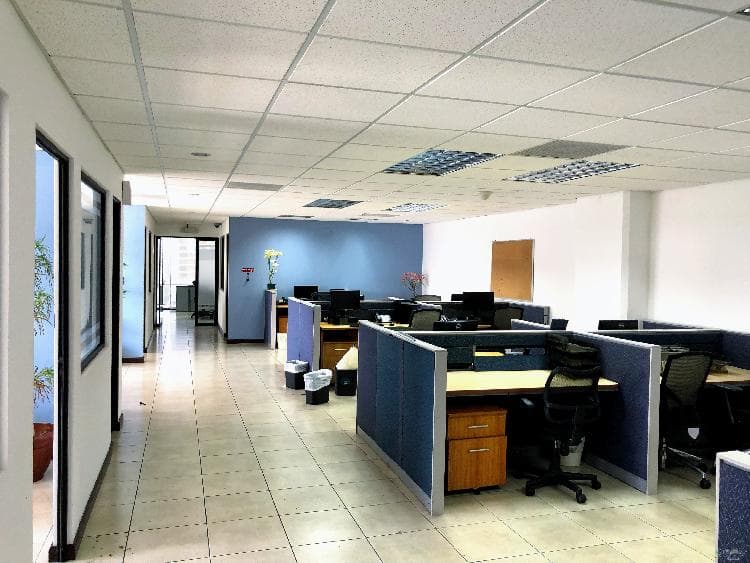 Oficina venta para inversión zona 10 Guatemala - foto 4