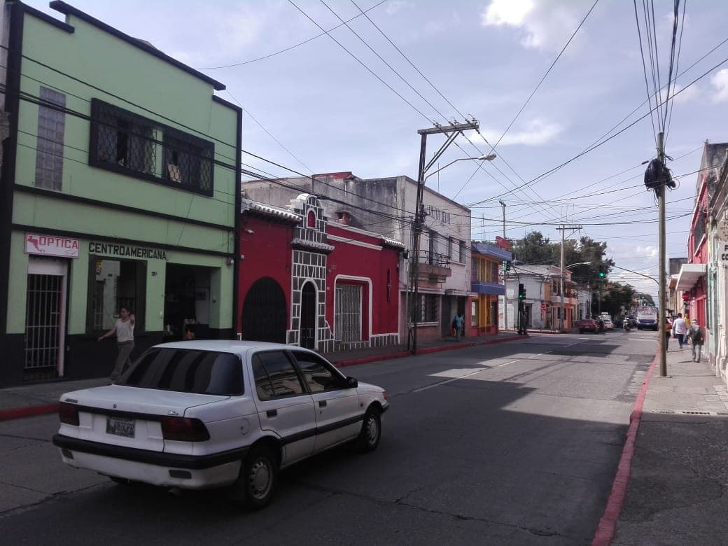 Local en renta en zona 1 sobre la 3ra avenida  - foto 3