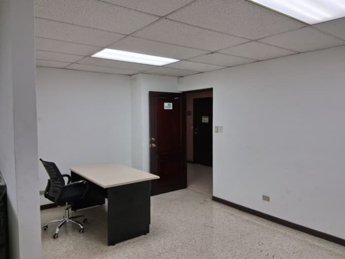 En Renta oficina en Aristos Reforma zona 9 - foto 4