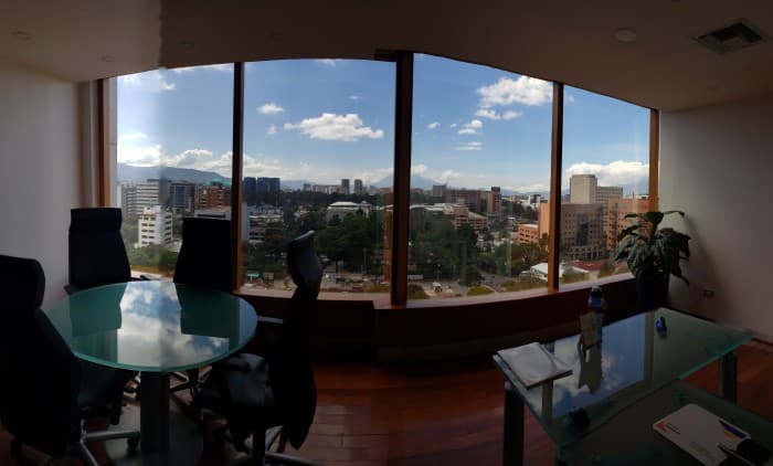En Venta oficinas Alquiladas en zona 10 Guatemala - foto 2