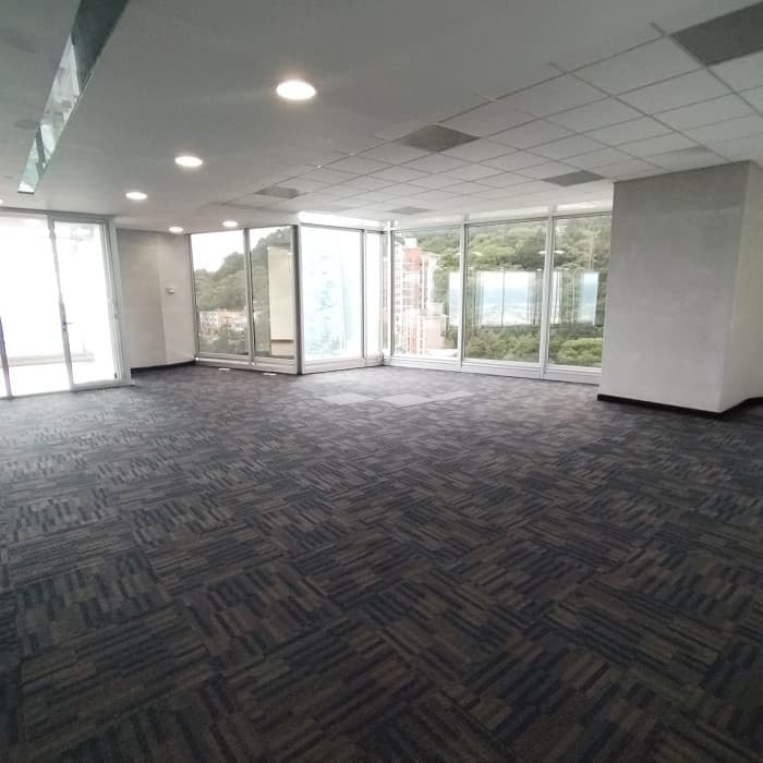 Oficina Administrativa en Renta con 696.65 Mtrs - foto 2
