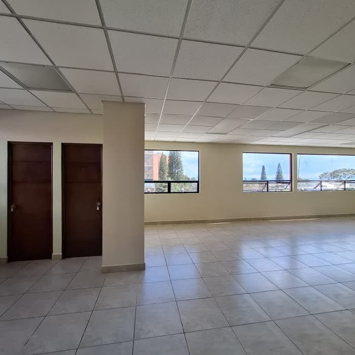Oficina comercial en renta en Edificio de la Zona 13 - foto 3