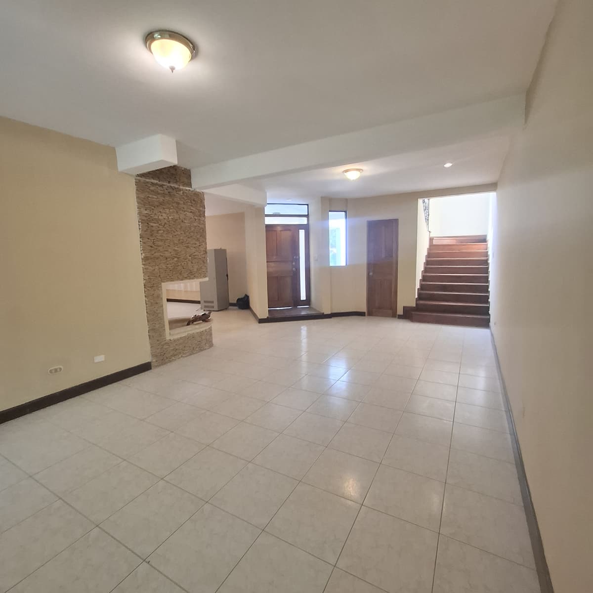 Casa en Venta  y renta carretera San José Pinula - foto 3