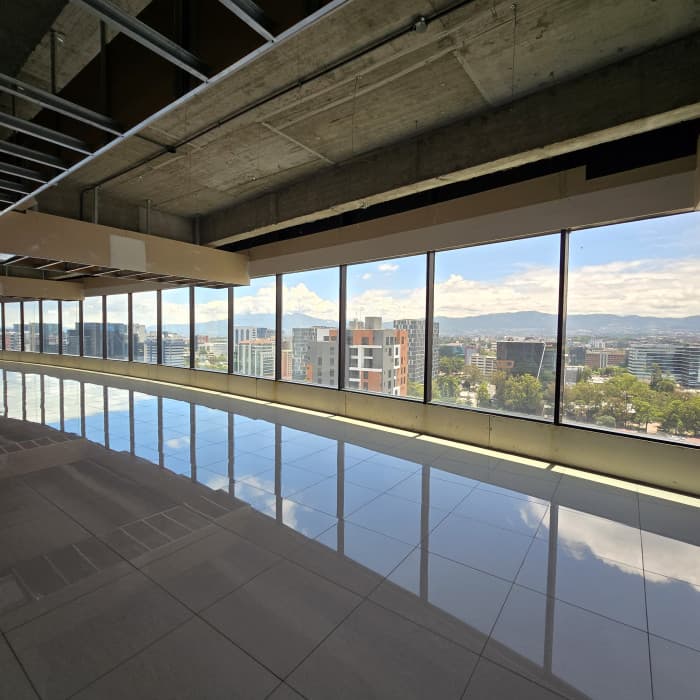 En venta oficina en la zona 10 de Guatemala  - foto 4