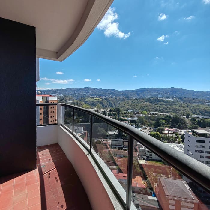 En Alquiler Apartamento Amueblado con 273m2 en Zona 14 - foto 2