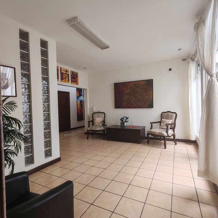 Casa en renta para oficinas en zona 15 el maestro 2 - foto 4