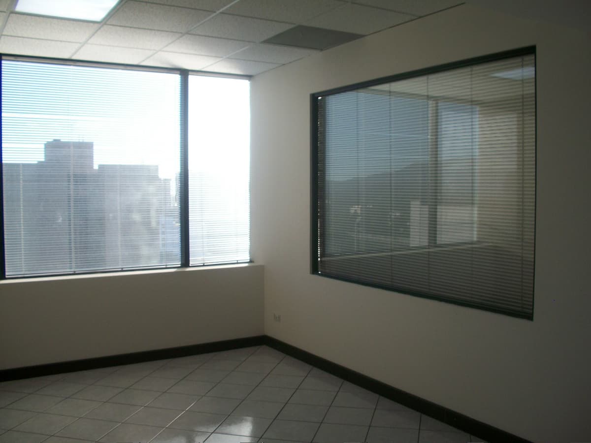 Oficina en Renta o Venta en Europlaza Zona 14 - foto 2