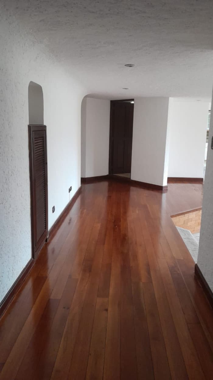 Amplio e iluminado apartamento en renta en Zona 15 - foto 3