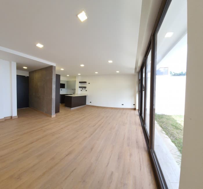 Casa en Venta de 3 niveles en Vista Hermosa 1 Zona 15 - foto 3