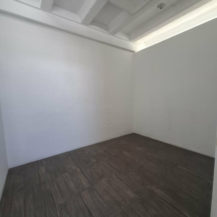 En Renta local con mezanine de 102m2 en Zona 10 - foto 4