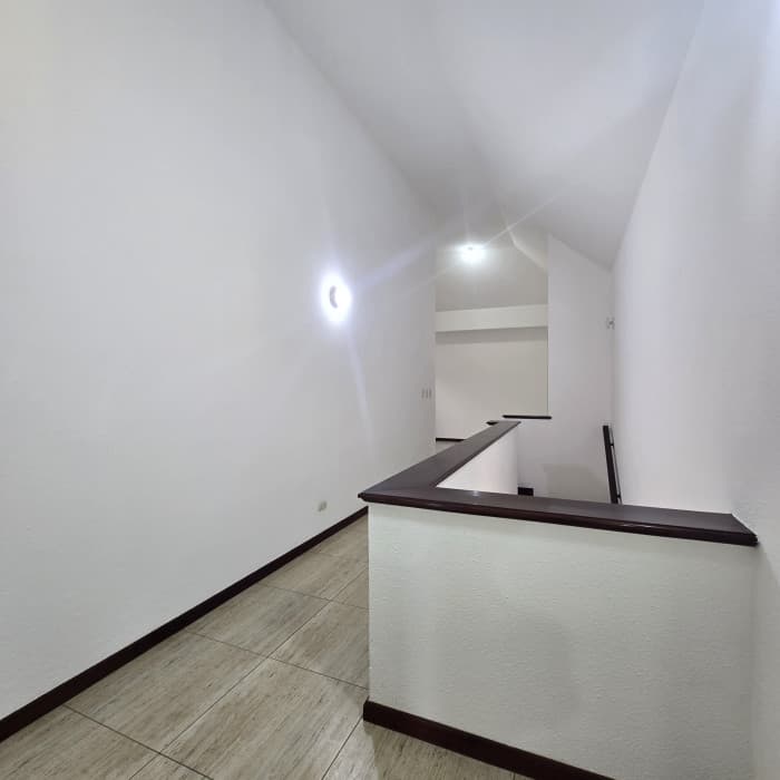 Alquiler hermosa casa en condominio en zona 10 - foto 14