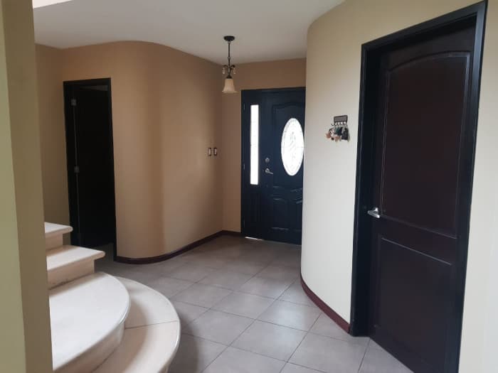 Casa en Venta en Villas Suiza Zona 16, Ideal Inversión! - foto 4