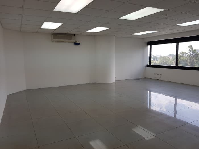 Oficina en RENTA edificio exclusivo  zona 10 Guatemala - foto 4