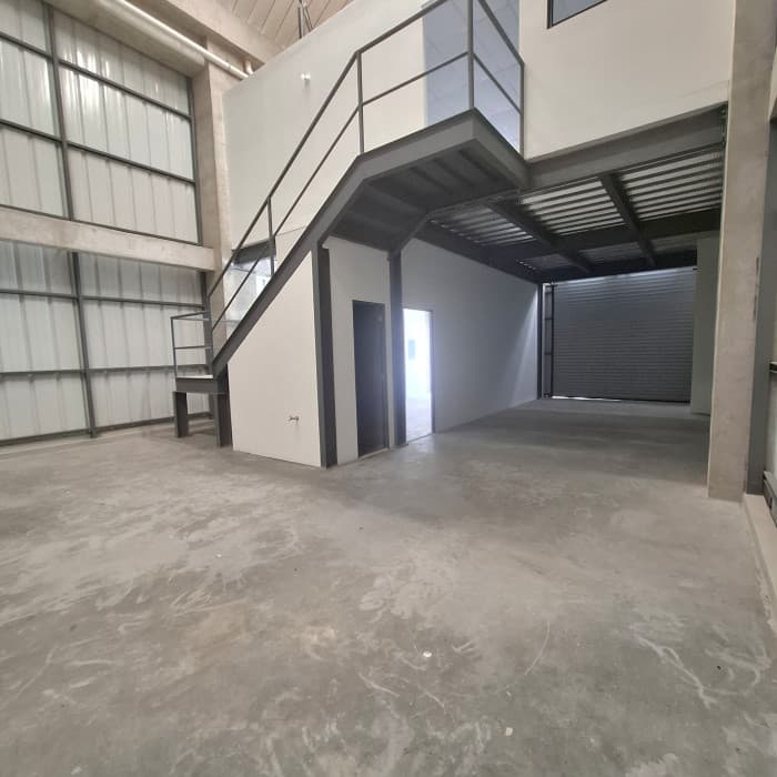 Ofibodega de Esquina en Renta, para estrenar en K13 - foto 4