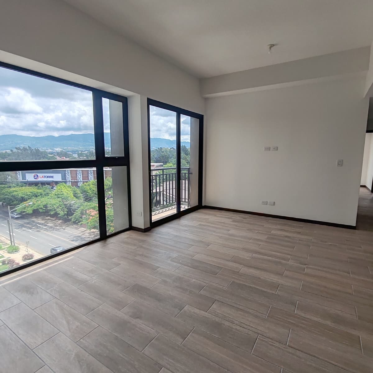 Apartamento de 3 Habitaciones en venta Altaire z.11 - foto 3