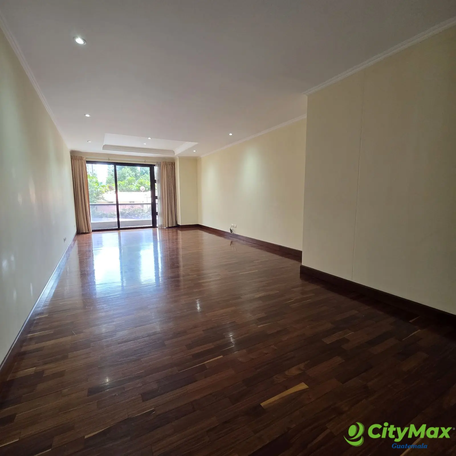 Apartamento En Renta en Zona 10 Altos De Santa Clara - foto 1