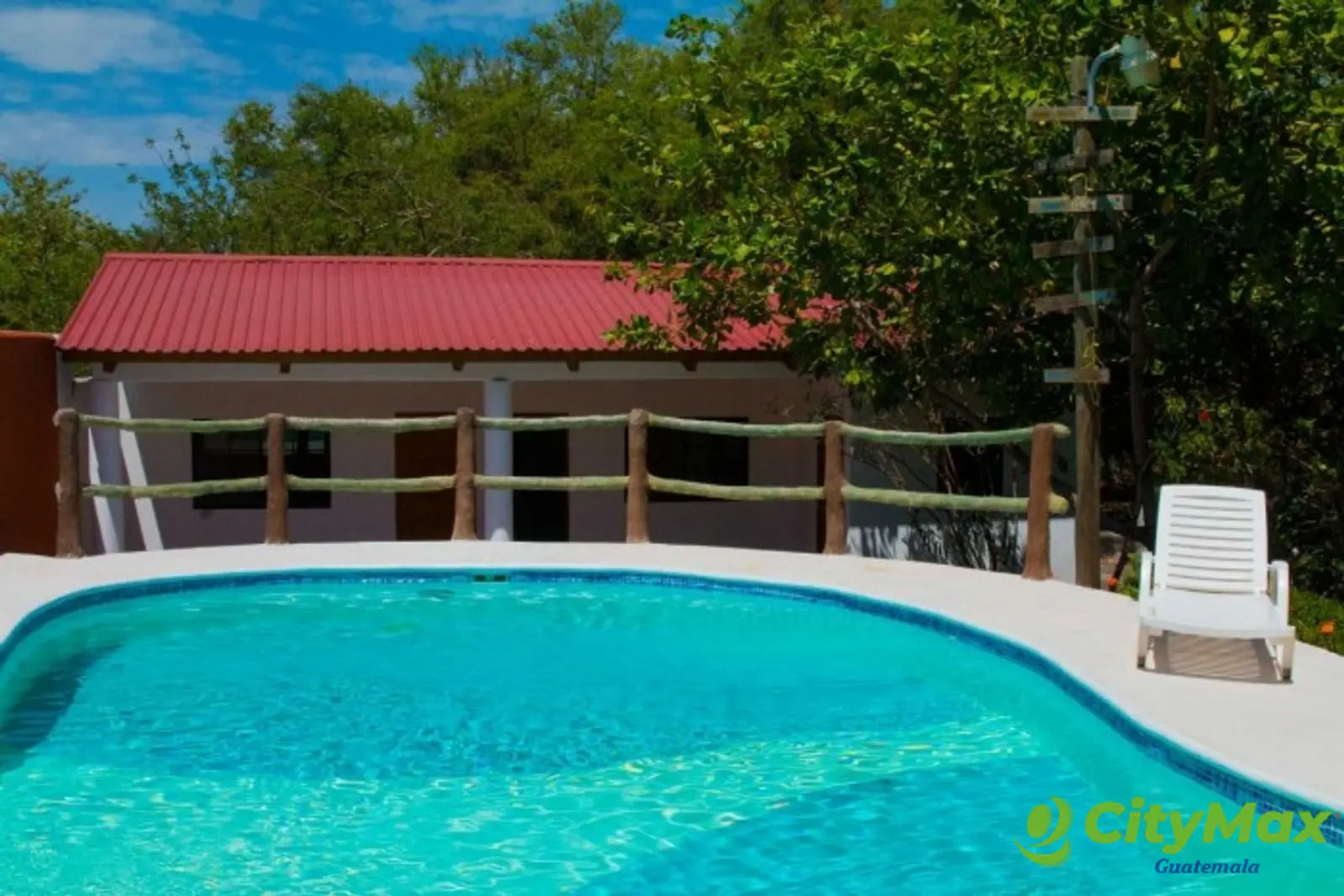 Lindo Chalet en Venta en Monterrico Guatemala - foto 1