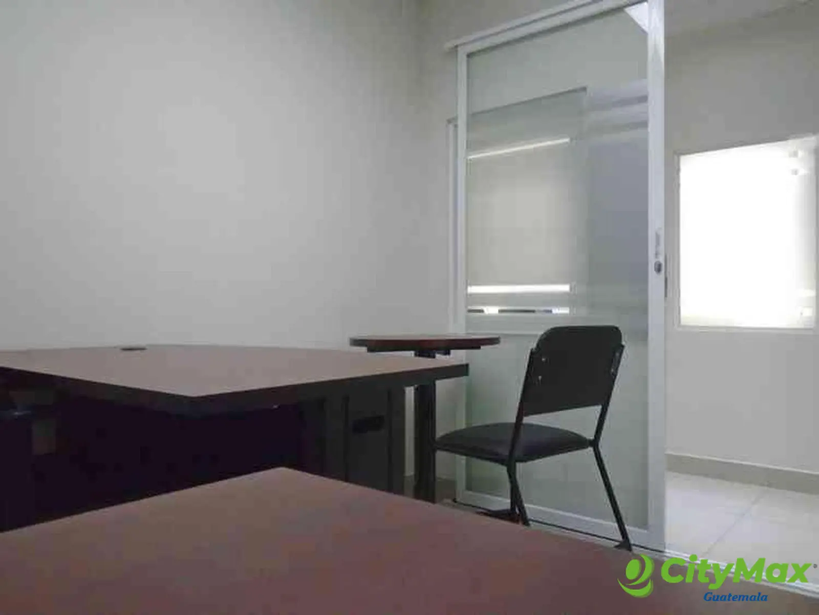 Oficina en Renta en zona 10, Avenida Reforma!! - foto 1