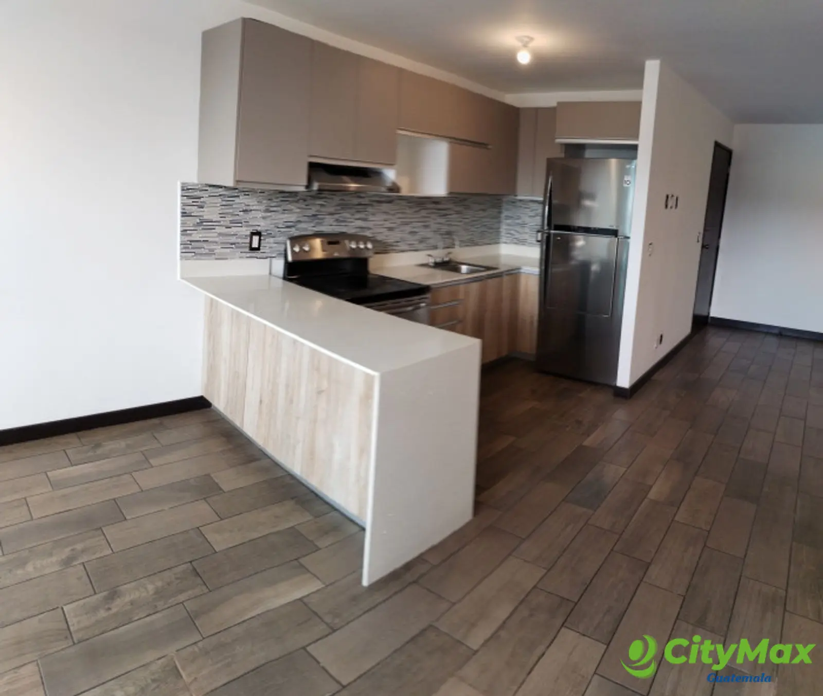 Apartamento en Renta en Zona 10 Edificio Verona - foto 1