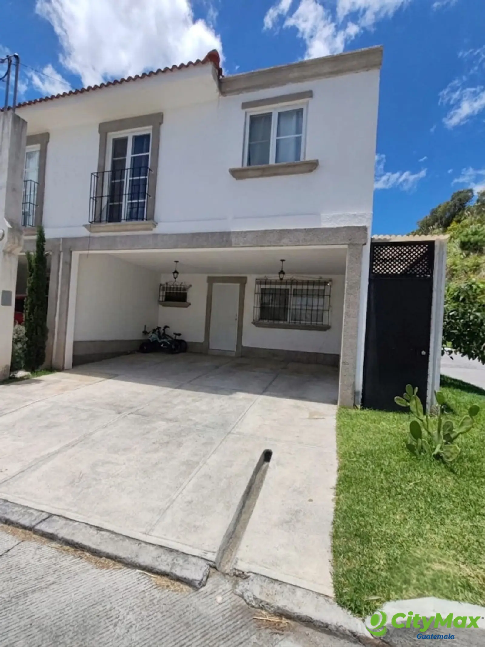 Casa en venta en Altos de san Nicolás San Jose Pinula - foto 1