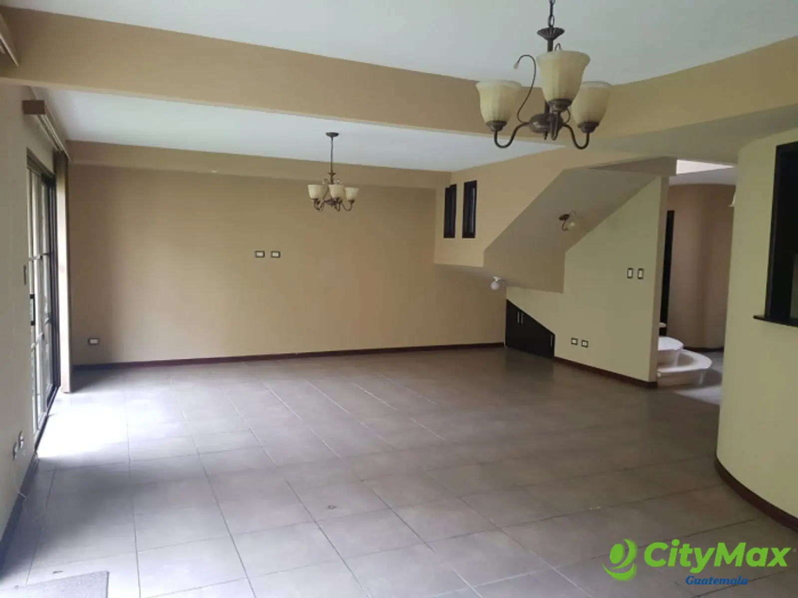 Casa en Venta en Villas Suiza Zona 16, Ideal Inversión! - foto 1