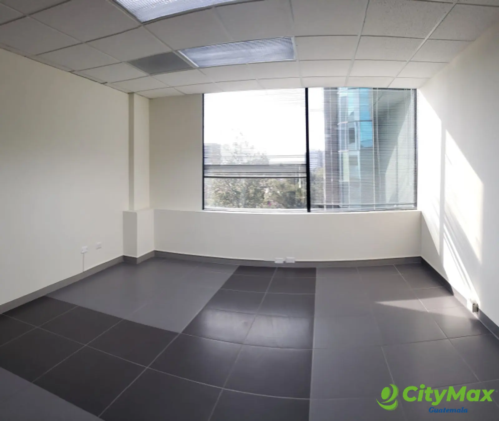 Oficina en Renta o Venta en Europlaza Zona 14 - foto 1