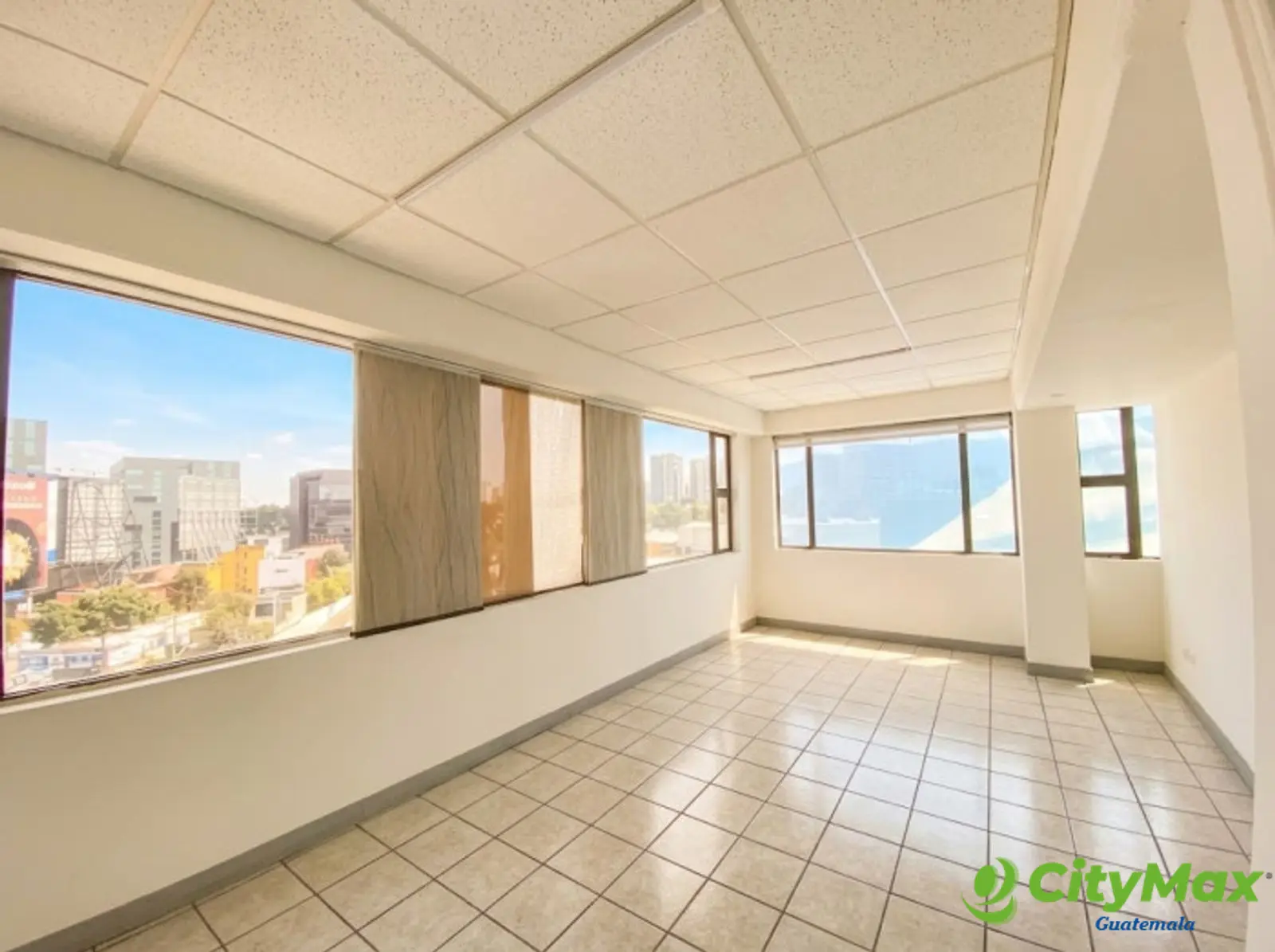 Oficina venta con 2 parqueos 20 calle Zona 10 - foto 1