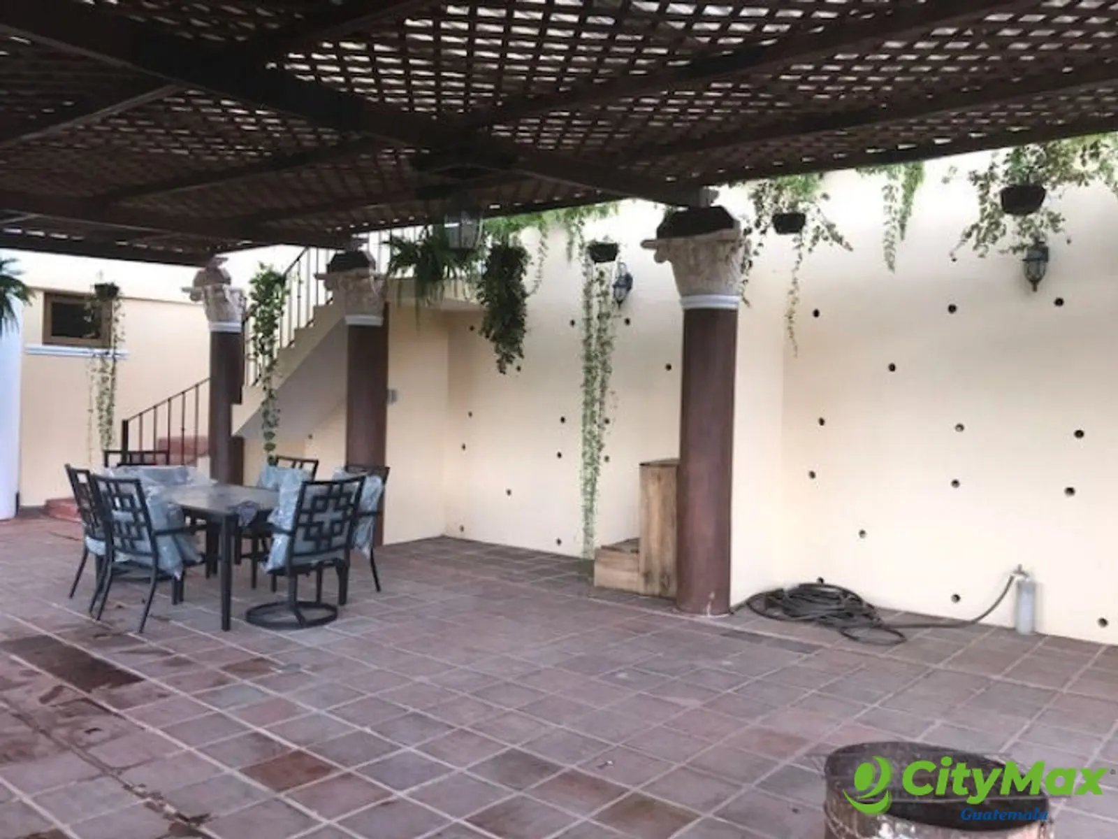 Casa en venta y renta en La Isla zona 15 - foto 1
