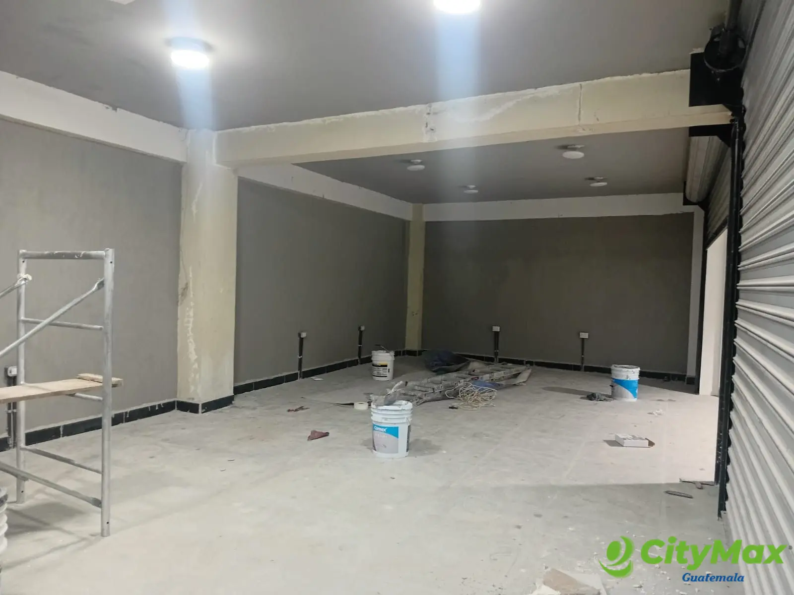 Local comercial en renta en zona 3 en Plaza automotriz - foto 1
