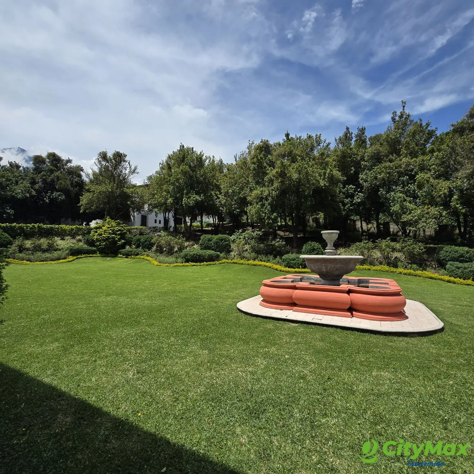 En venta terreno residencial en Hacienda del Comendador - foto 1