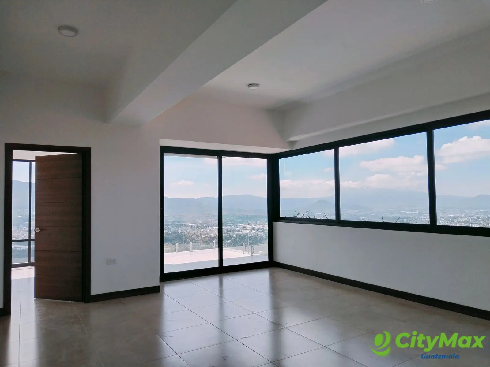Apartamento en Venta para Inversión en Elemento zona 13 - foto 1