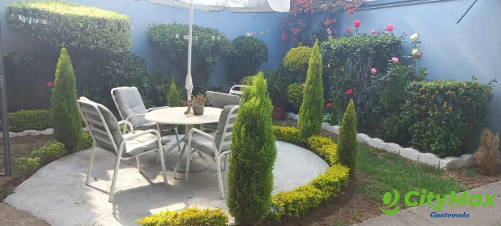 En venta casa grande con jardín La Floresta zona 9 Xela - foto 1