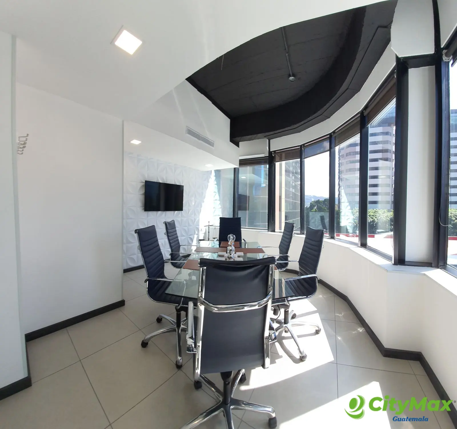 Oficina en Renta en la zona 14 Europlaza - foto 1