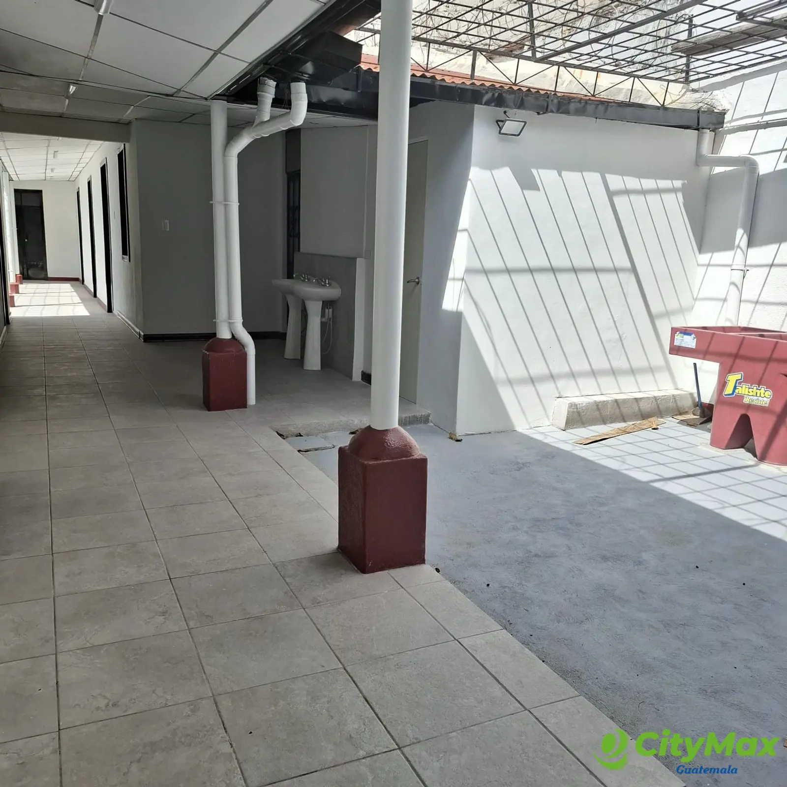 Casa de renta de uso comercial en zona 1 Guatemala - foto 1